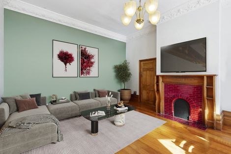 Photo of property in 186 Oriental Parade, Oriental Bay, Wellington, 6011