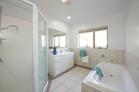 Photo of property in 4 Stornaway Drive, Flat Bush, Auckland, 2016