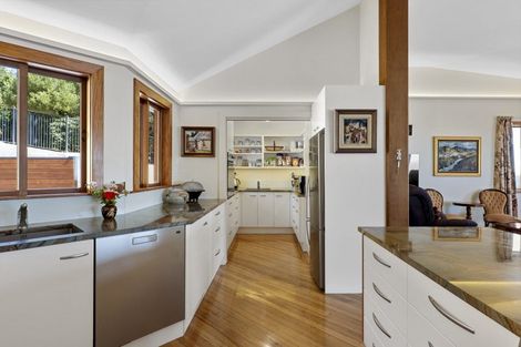Photo of property in 123 Glenstrae Road, Redcliffs, Christchurch, 8081