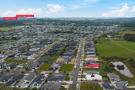 Photo of property in 37 Josh Road, Huapai, Kumeu, 0810