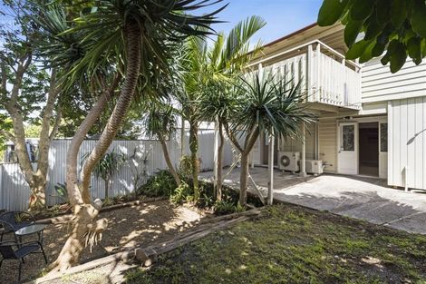 Photo of property in 30 Rutland Road, Stanley Point, Auckland, 0624