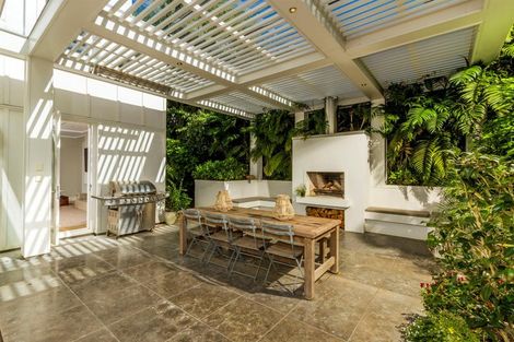 Photo of property in 35 View Road, Campbells Bay, Auckland, 0630