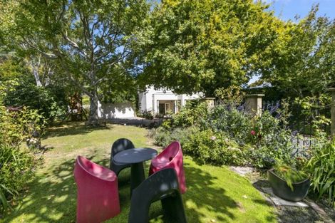 Photo of property in 25 Cheviot Road, Lowry Bay, Lower Hutt, 5013