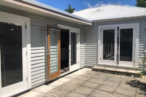 Photo of property in 4/6 Defoe Place, Waltham, Christchurch, 8023