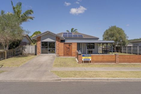 Photo of property in 11 Clipper Place, Whitianga, 3510