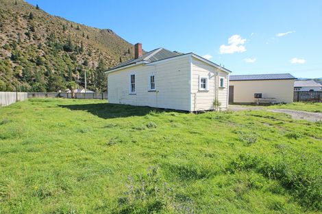 Photo of property in 5 Ranfurly Street, Kurow, 9435