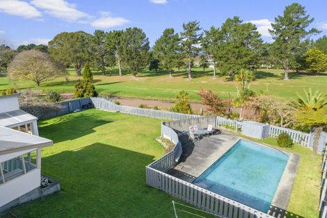 Photo of property in 27 Parkland Crescent, Terrace End, Palmerston North, 4410