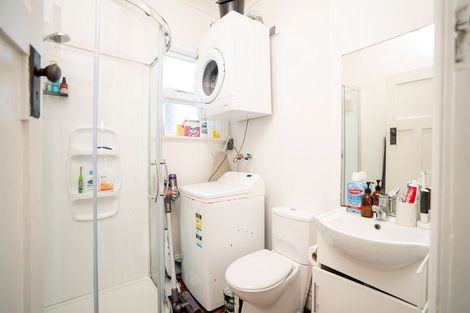 Photo of property in 8 Shannon Street, Mount Victoria, Wellington, 6011