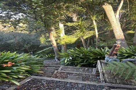 Photo of property in 88 Howard Road, Orere Point, Papakura, 2585