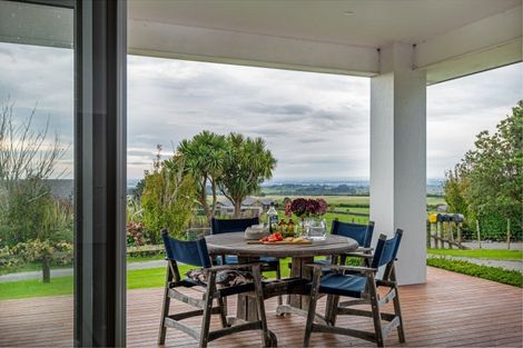 Photo of property in 12 Fleetwood Lane, Turitea, Palmerston North, 4472