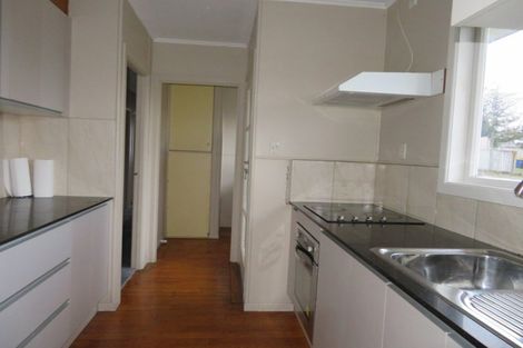 Photo of property in 1/33 Becroft Drive, Forrest Hill, Auckland, 0620