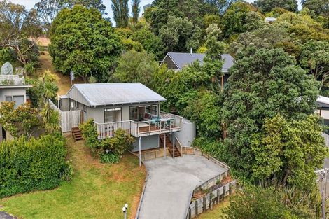 Photo of property in 11 Hillside Crescent, Leigh, 0985