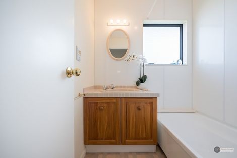 Photo of property in 15a Collingwood Street, Waterloo, Lower Hutt, 5011