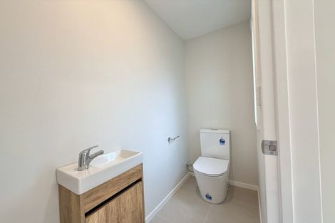 Photo of property in 58b Fitzherbert Avenue, West Harbour, Auckland, 0618