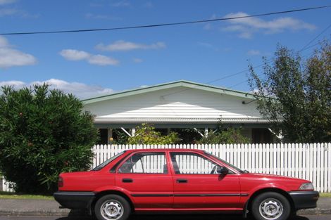 Photo of property in 1/10 Knights Road, Rothesay Bay, Auckland, 0630