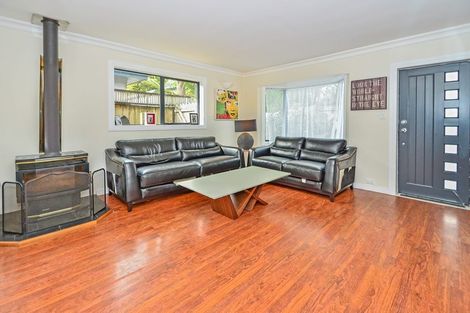 Photo of property in 20 Collingwood Road, Waiuku, 2123