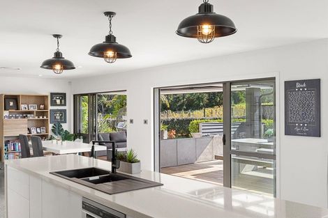 Photo of property in 583 State Highway 16, Kumeu, 0891