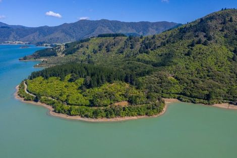 Photo of property in 5092 Kenepuru Road, Ohauparuparu Bay, Picton, 7282