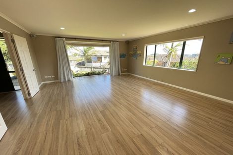 Photo of property in 26 Ballymore Drive, Pinehill, Auckland, 0632