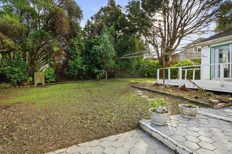 Photo of property in 100 Moorefield Road, Johnsonville, Wellington, 6037
