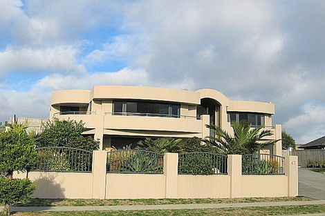 Photo of property in 47 Quadrant Heights, Paraparaumu, 5032