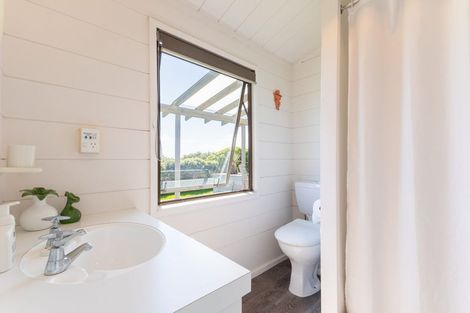 Photo of property in 115 Sims Road, Te Horo Beach, Otaki, 5581