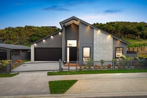 Photo of property in 36 Streamview Way, Long Bay, 0792