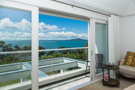 Photo of property in 35 View Road, Campbells Bay, Auckland, 0630