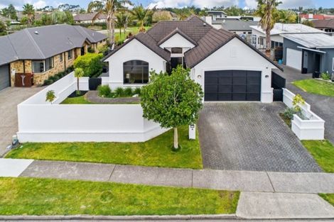 Photo of property in 135 Palm Beach Boulevard, Papamoa Beach, Papamoa, 3118