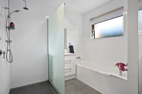 Photo of property in 24 Taylor Street, Cambridge, 3434