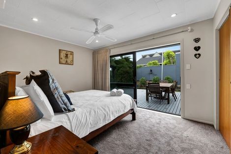 Photo of property in 5 Ruskin Place, Westown, New Plymouth, 4310