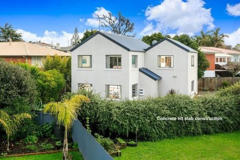Photo of property in 1/37 Holland Road, Hillcrest, Auckland, 0627
