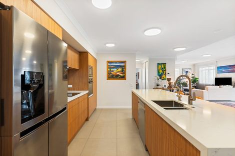 Photo of property in 77 Parkside Drive, Orewa, 0931