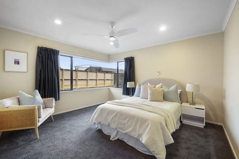 Photo of property in 15a Marchant Place, Westown, New Plymouth, 4310