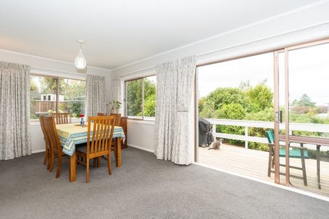 Photo of property in 18 Callard Place, Riverlea, Hamilton, 3216