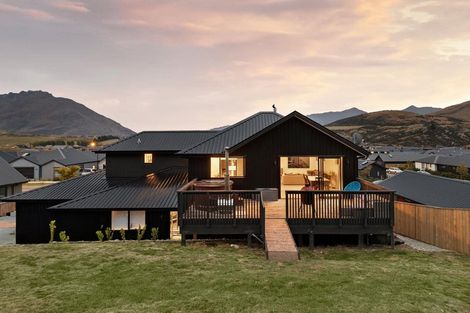 Photo of property in 31 Muster Road, Jacks Point, 9371