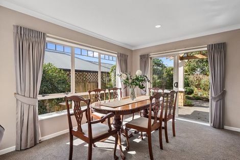 Photo of property in 10 Oldfield Court, Huntington, Hamilton, 3210