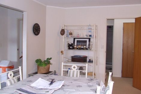 Photo of property in 1/4 Pine Hill Crescent, Browns Bay, Auckland, 0630