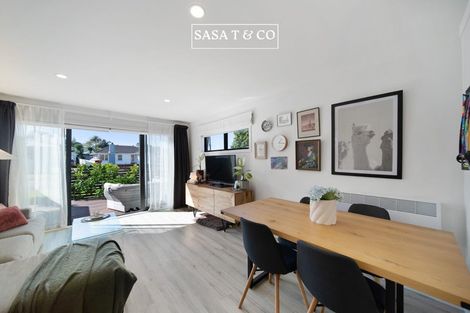 Photo of property in 2/16 Putini Road, Mangere Bridge, Auckland, 2022