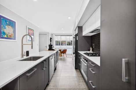 Photo of property in 28 Taitonga Lane, Stanmore Bay, Whangaparaoa, 0932