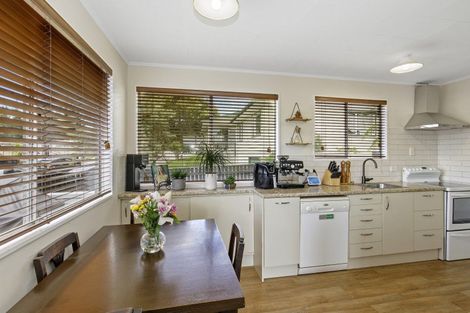 Photo of property in 32 Kingsley Street, Stokes Valley, Lower Hutt, 5019