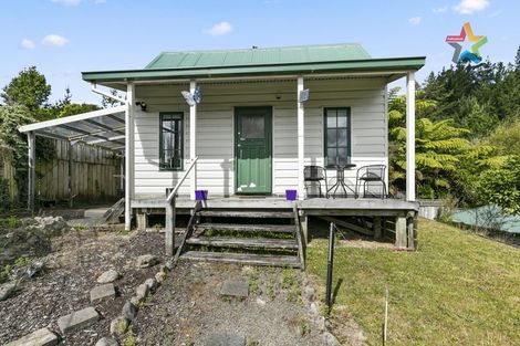 Photo of property in 2/9 Montgomery Street, Stokes Valley, Lower Hutt, 5019