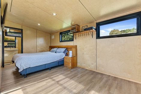Photo of property in 71 Kaipara Road, Papakura, 2582