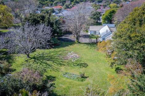 Photo of property in 11 Karaka Grove, Waikanae, 5036