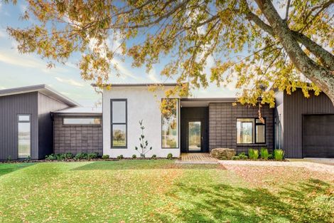 Photo of property in 33 Seachange Drive, Leamington, Cambridge, 3432