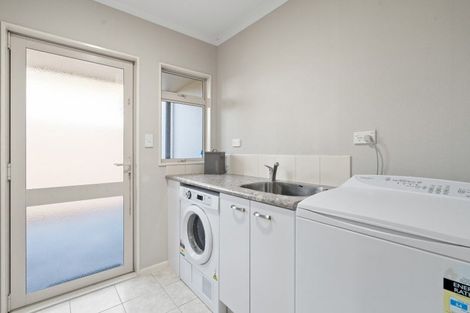 Photo of property in 48 Oxford Street, Te Puke, 3119