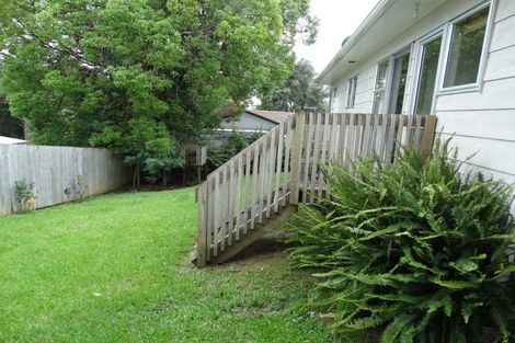 Photo of property in 4/23 Luckens Road, West Harbour, Auckland, 0618