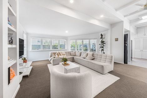 Photo of property in 8 Cadman Avenue, Waterview, Auckland, 1026