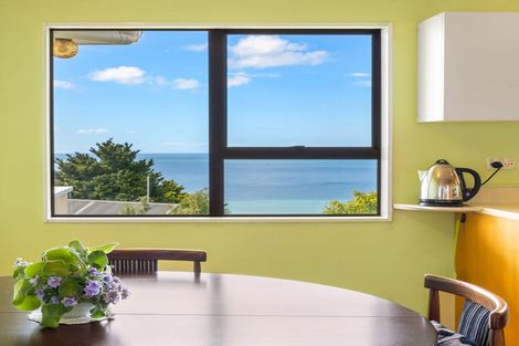 Photo of property in 258 Whangaparaoa Road, Red Beach, 0932