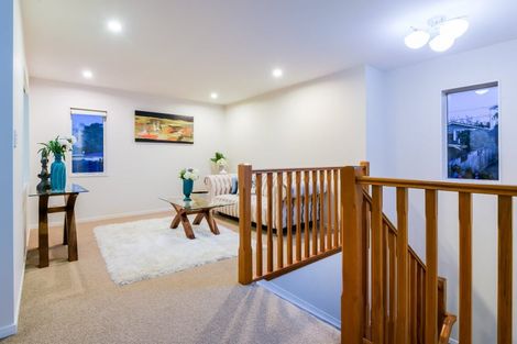 Photo of property in 10a Greenslade Crescent, Northcote, Auckland, 0627